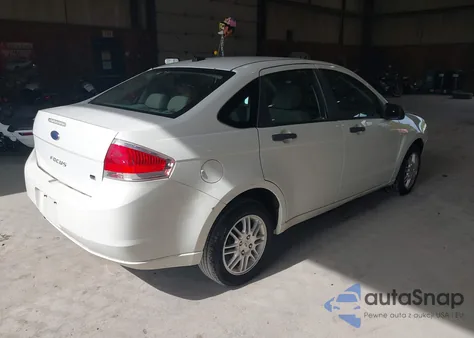 2010 Ford Focus Se z USA, uszkodzony, nr VIN 1FAHP3FN3AW123587